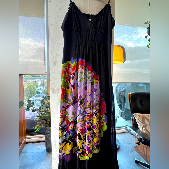 Kensie maxi dress with flower print, US medium. Good condition, barely used. - Picture 2 of 4